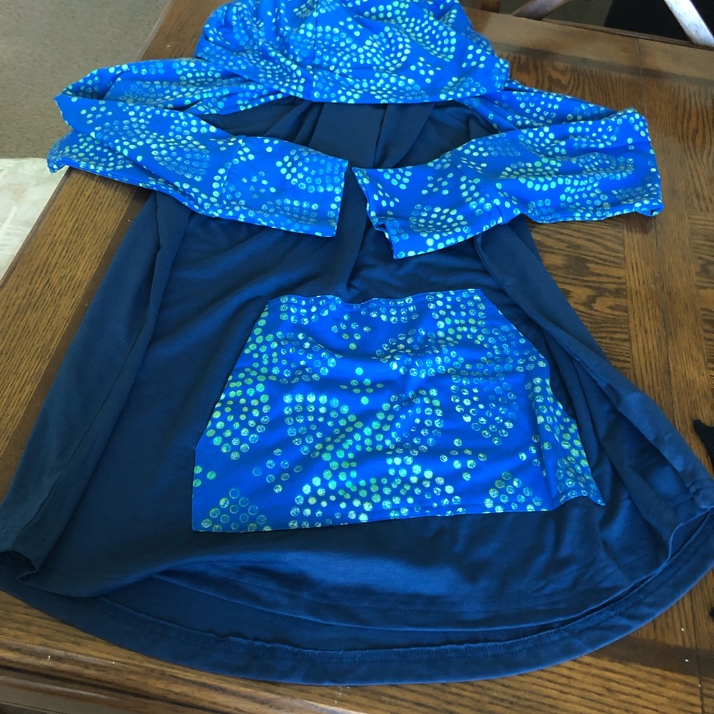 LuLaRoe Amber hoodie Sz XL blue with light green polka dots